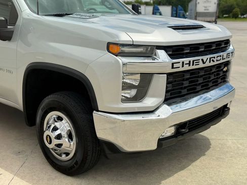Used 2022 Chevrolet Silverado 3500 LT w/ Convenience Package AWD/4WD image 5