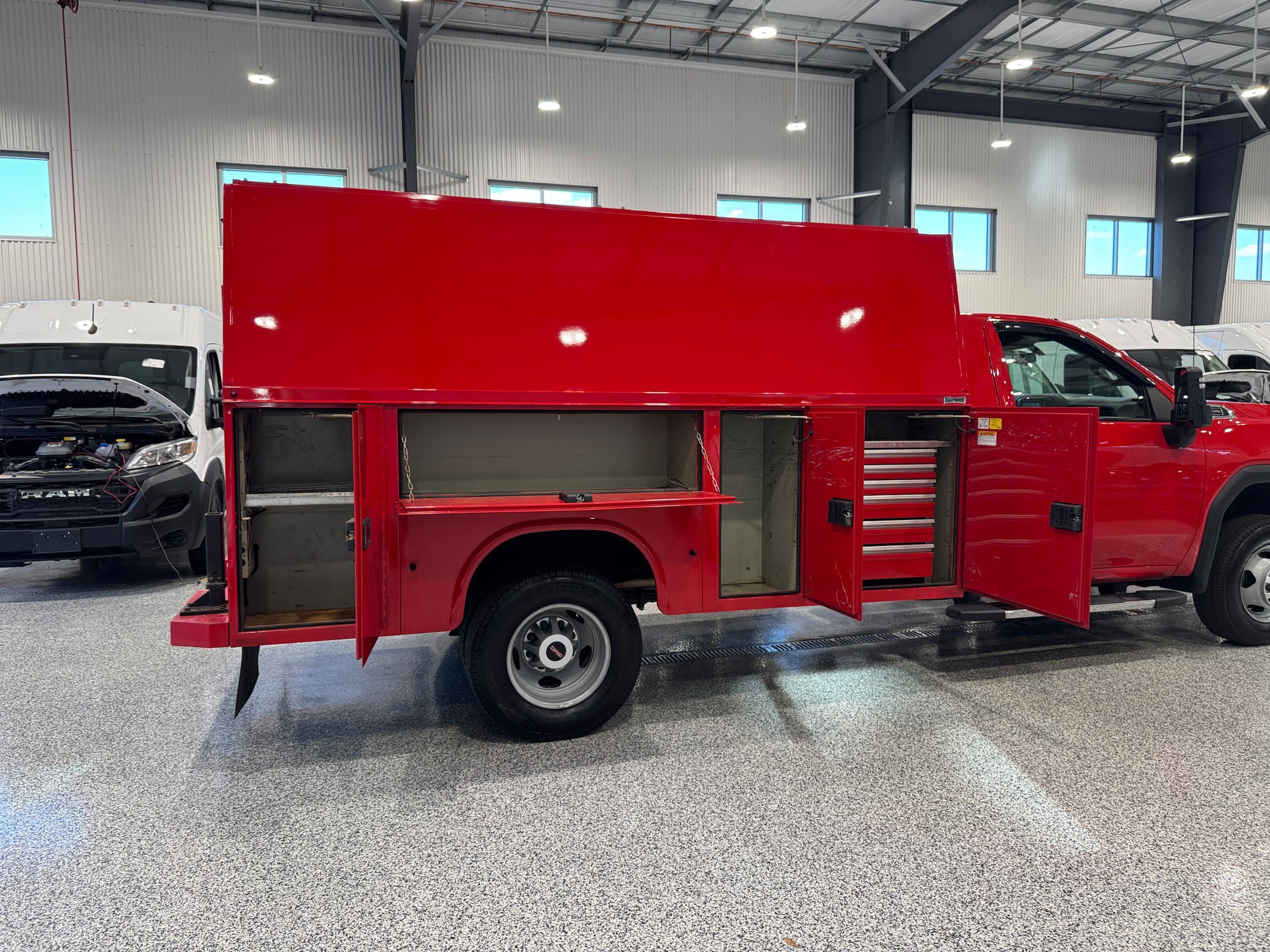 Used 2023 GMC Sierra 3500 Pro w/ Convenience Package AWD/4WD image 13