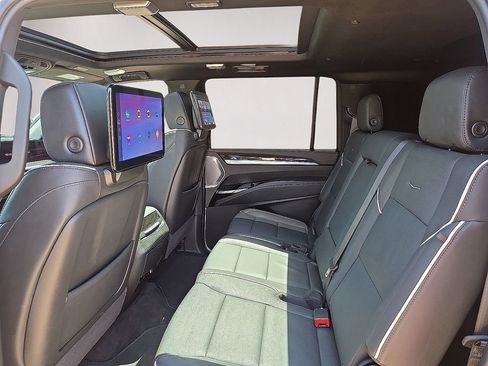 Used 2025 Cadillac Escalade ESV Premium Luxury w/ Touring Package AWD/4WD image 17