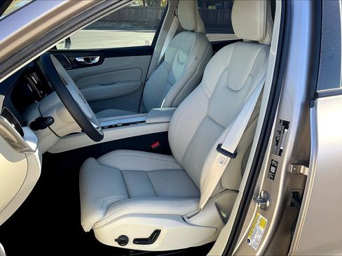 New 2026 Volvo XC60 T8 Ultra w/ Protection Package Premier image 11