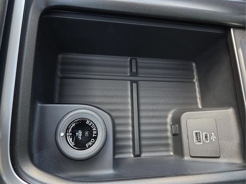 New 2026 Ford Expedition Active image 22