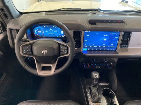 New 2026 Ford Bronco Outer Banks w/ Sasquatch Package AWD/4WD image 18