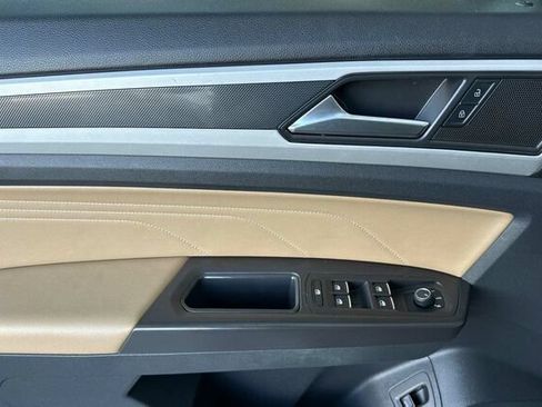Certified 2022 Volkswagen Atlas Cross Sport SE FWD image 11