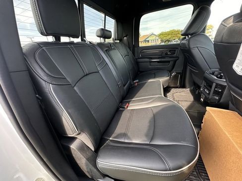 Used 2024 RAM 2500 Limited image 12