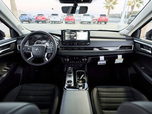 New 2026 Mitsubishi Outlander AWD image 39
