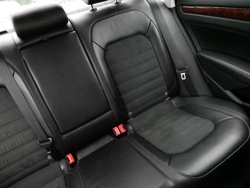 Used 2013 Volkswagen Passat 2.5 SEL Premium FWD image 14
