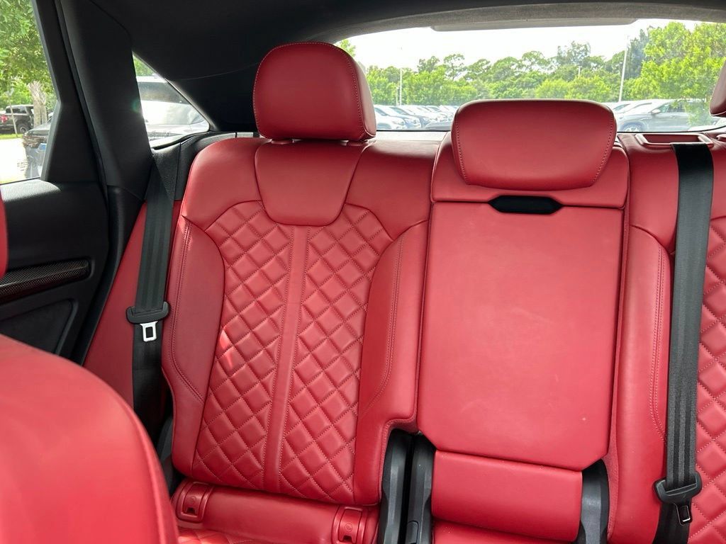 Used 2022 Audi SQ5 Premium Plus w/ Premium Plus Package AWD/4WD image 12