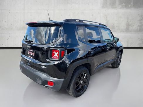 Used 2019 Jeep Renegade Latitude w/ Cold Weather Group image 5
