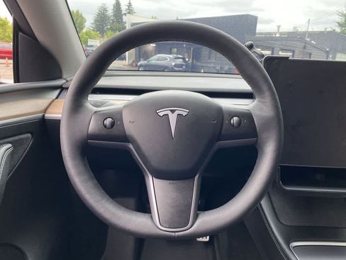 Used 2023 Tesla Model Y Performance AWD/4WD image 18