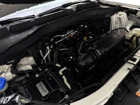 Used 2022 Ford Explorer XLT w/ Equipment Group 202A AWD/4WD image 82