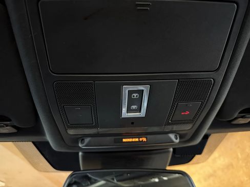 Used 2015 Land Rover Discovery Sport HSE Luxury image 41