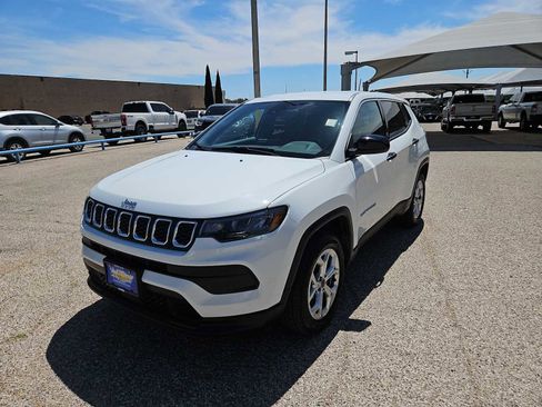 Used 2025 Jeep Compass Sport AWD/4WD image 4