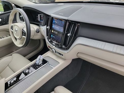 Used 2024 Volvo XC60 B5 Ultimate image 20