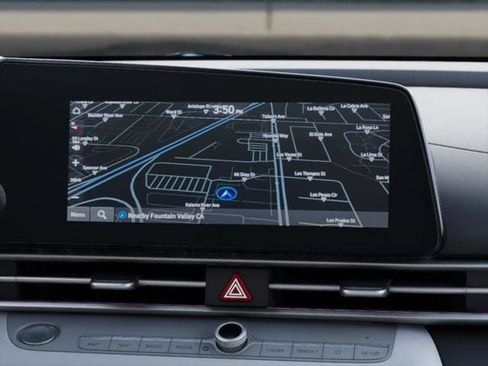 Used 2025 Hyundai Elantra Limited image 15