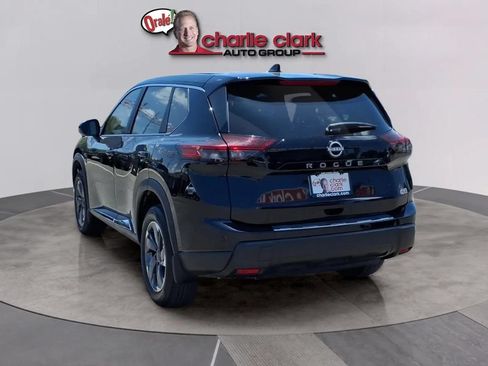 Used 2026 Nissan Rogue SV FWD image 3