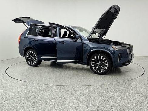 New 2026 Volvo XC90 B6 Plus w/ Protection Package AWD/4WD image 10