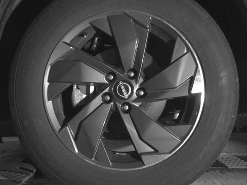 Used 2025 Nissan Rogue SV image 12