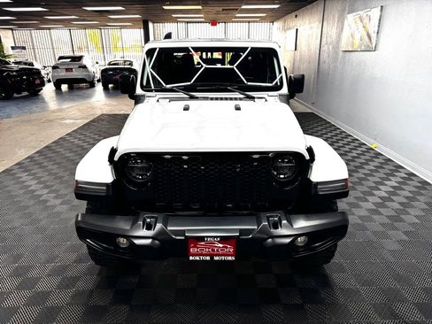 Used 2022 Jeep Gladiator Willys image 6