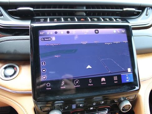 Used 2025 Jeep Grand Cherokee L Summit AWD/4WD image 26