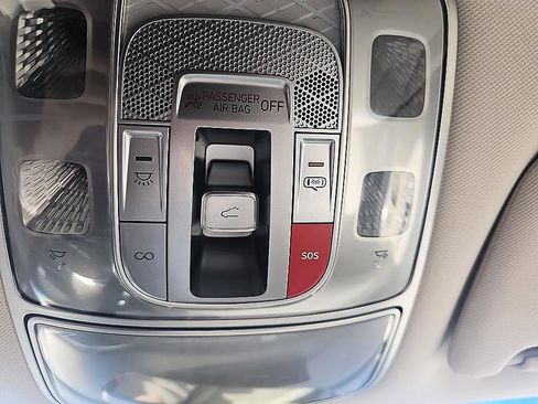 Used 2023 Genesis GV70 2.5T w/ Advanced Package image 30