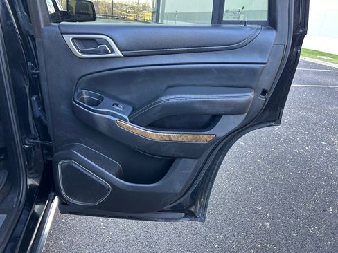 Used 2015 GMC Yukon Denali w/ Premium Package image 28