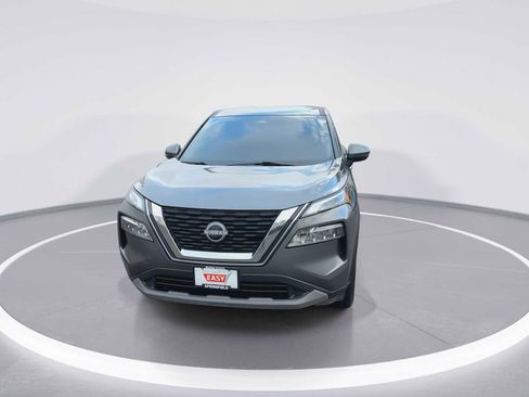 Used 2022 Nissan Rogue SV image 3