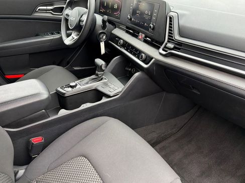 Used 2023 Kia Sportage LX image 13