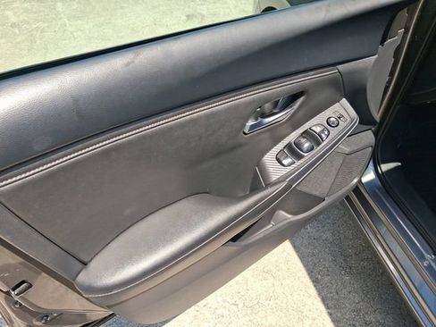 Used 2024 Nissan Sentra SV FWD image 13