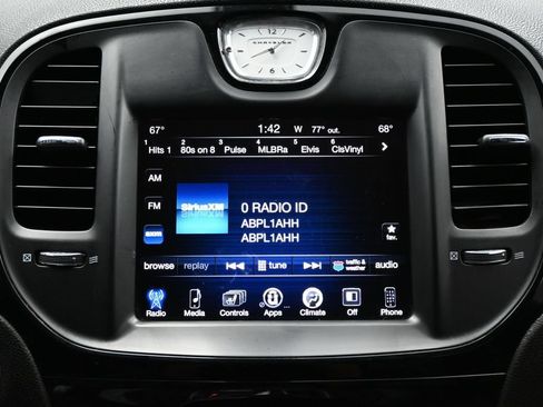 Used 2015 Chrysler 300 S AWD/4WD image 19