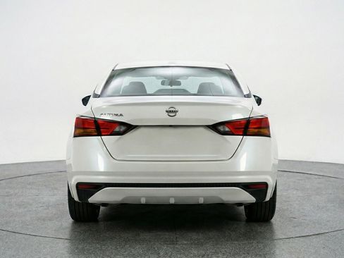 Used 2025 Nissan Altima 2.5 SV image 7