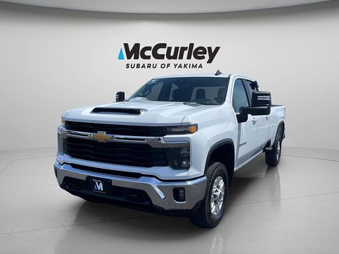 Used 2025 Chevrolet Silverado 2500 LT w/ Convenience Package AWD/4WD image 2