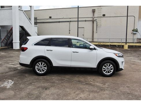 Used 2020 Kia Sorento FWD V6 image 8
