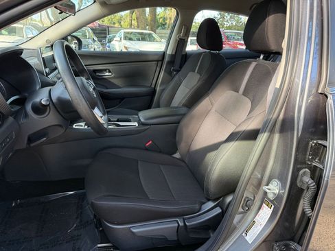 Used 2025 Nissan Sentra SV image 31