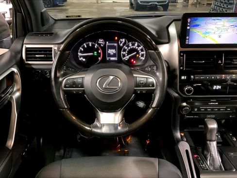 Used 2022 Lexus GX 460 Premium w/ Accessory Package image 5