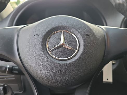 Used 2021 Mercedes-Benz Metris image 27
