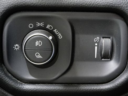 Used 2022 RAM 1500 Big Horn AWD/4WD image 13