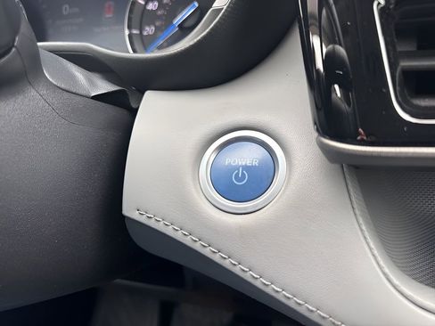 Used 2021 Toyota Highlander XLE image 24