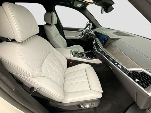 Used 2025 BMW X5 xDrive50e w/ M Sport Package AWD/4WD image 19