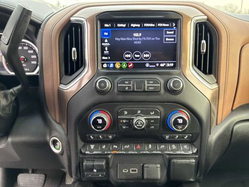 Used 2023 Chevrolet Silverado 2500 High Country w/ Z71 Off-Road Package image 13