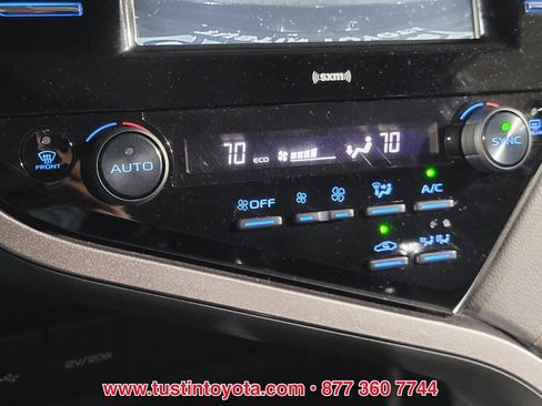 Used 2020 Toyota Camry LE w/ Carpet Mat Package image 22