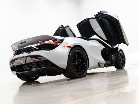 Used 2018 McLaren 720S image 5