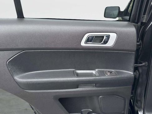 Used 2014 Ford Explorer Sport w/ Equipment Group 401A AWD/4WD image 17