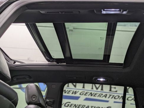 Used 2024 Cadillac XT6 Sport AWD/4WD image 6