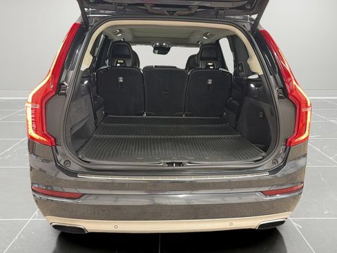 Used 2016 Volvo XC90 T6 Momentum w/ Momentum Plus Package AWD/4WD image 17