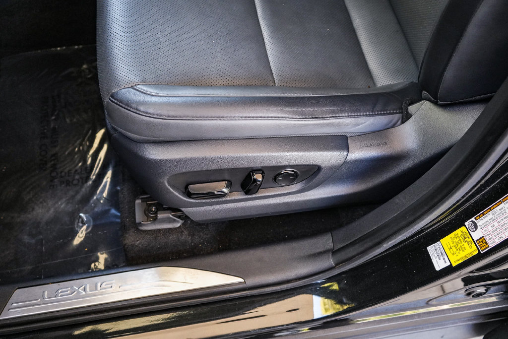 Used 2024 Lexus RZ 300e Premium FWD image 19