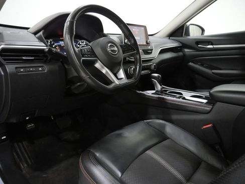 Used 2024 Nissan Altima 2.5 SR FWD image 10