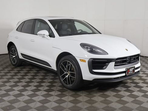 Used 2023 Porsche Macan AWD/4WD image 56