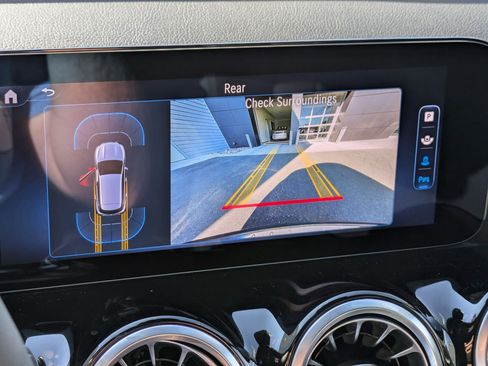 New 2025 Mercedes-Benz GLA 250 4MATIC image 14