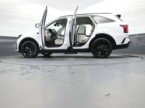 Certified 2023 Kia Sorento SX image 51