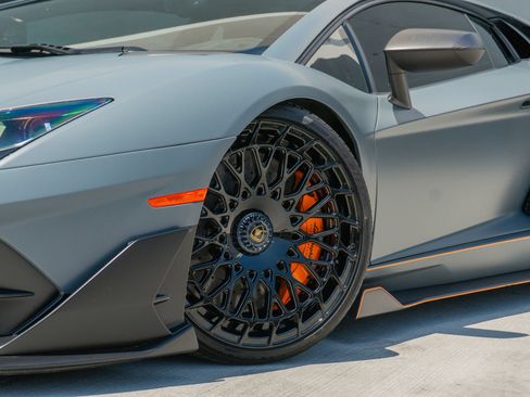 Used 2019 Lamborghini Aventador SVJ AWD/4WD image 25